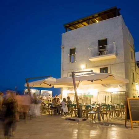 Casa Vacanze Antiche Mura E Poi Monopoli Luaran gambar