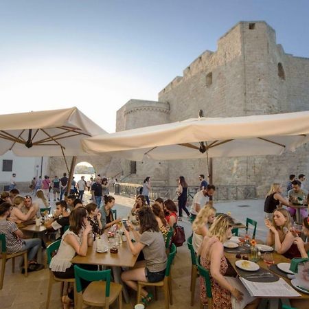 Casa Vacanze Antiche Mura E Poi Monopoli Luaran gambar