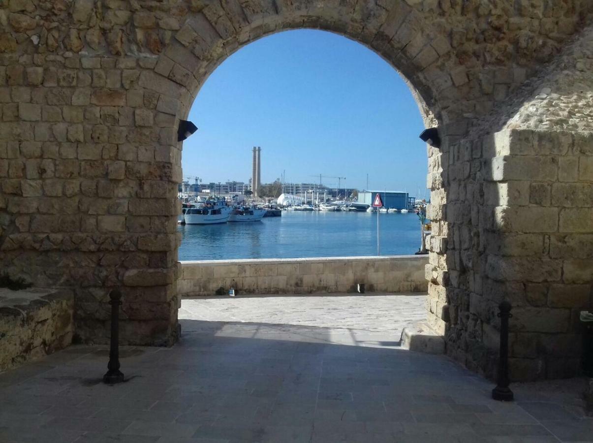Casa Vacanze Antiche Mura E Poi Monopoli Luaran gambar
