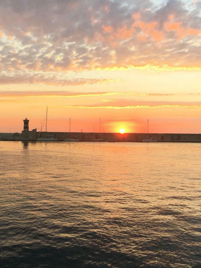 Casa Vacanze Antiche Mura E Poi Monopoli Luaran gambar
